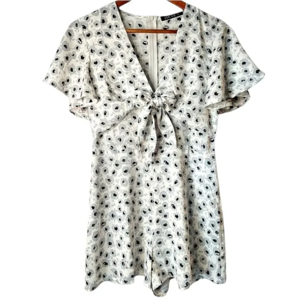 LUC&CE Floral Romper Flutter Sleeve Tie Bosom Jumpsuit Playsuit Sz S - Picture 8 of 11